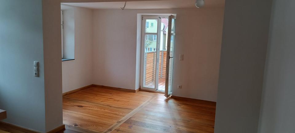 Etagenwohnung Oettingen in Bayern - 3 Zimmer, 98 m&sup2;, 1.200&euro; | Angebot:24875628