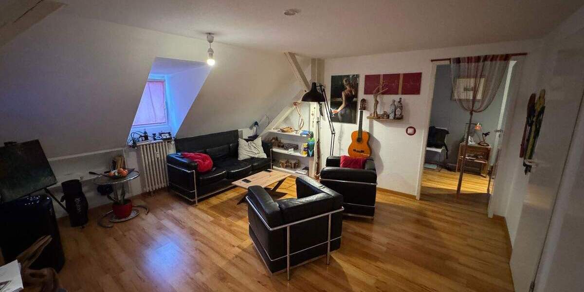 ***kl. gemütliche 2-Zimmer DG- Wohnung in der Altstadt von Nürnberg 2 zimmer