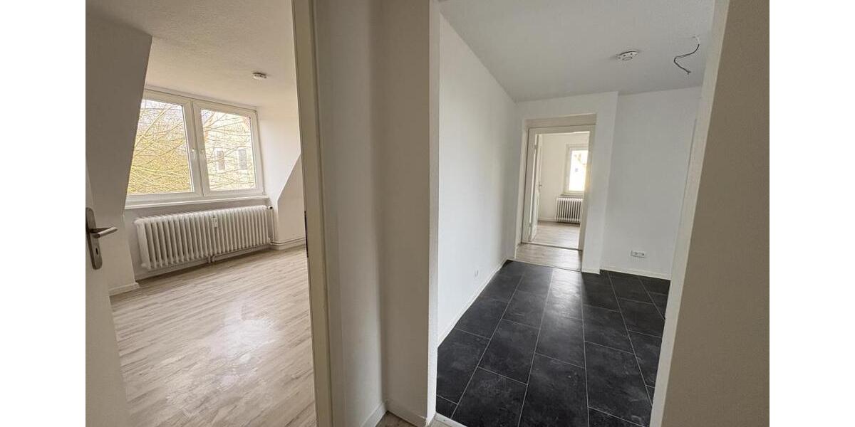 Dachgeschoßwohnung Bremerhaven Geestemünde - 3 Zimmer, 56 m&sup2;, 399&euro; | Angebot:24628490