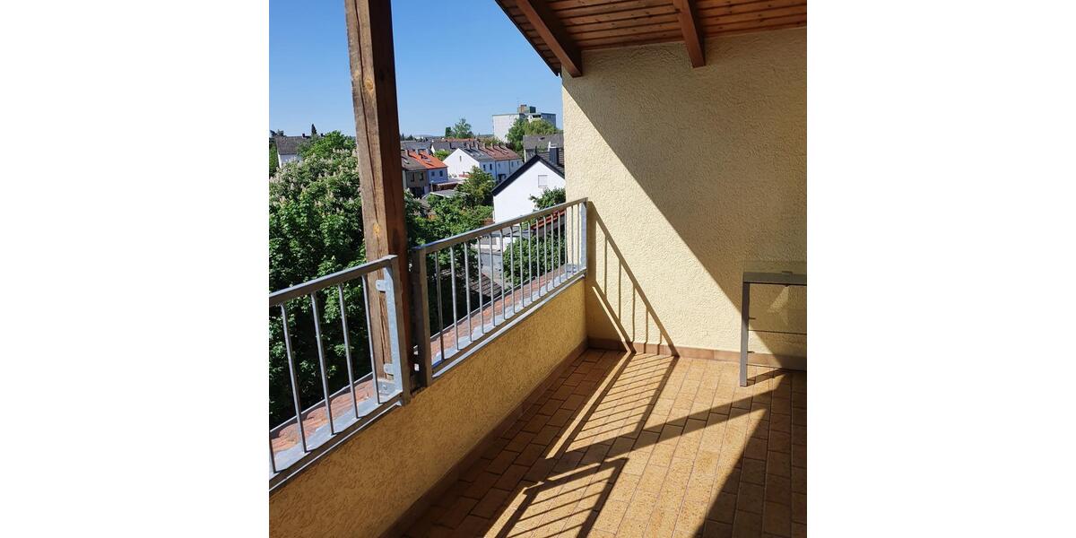 Dachgeschoßwohnung Oberasbach - 3.5 Zimmer, 107 m&sup2;, 850&euro; | Angebot:25944318