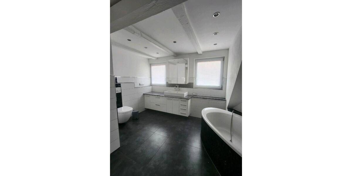 Reihenhaus Eschwege - 4 Zimmer, 120 m&sup2;, 1.200&euro; | Angebot:26703070