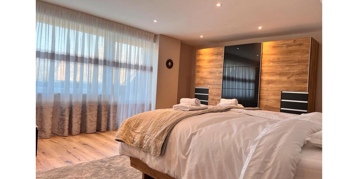 Wohnen auf Zeit Wesel Bislich - 5 Zimmer, 220 m&sup2;, 2.900&euro; | Angebot:26123312
