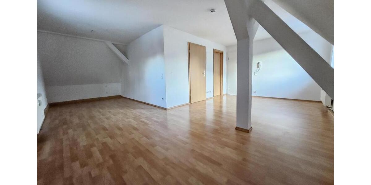 Dachgeschoßwohnung Altenburg - 1 Zimmer, 41 m&sup2;, 268&euro; | Angebot:25785342