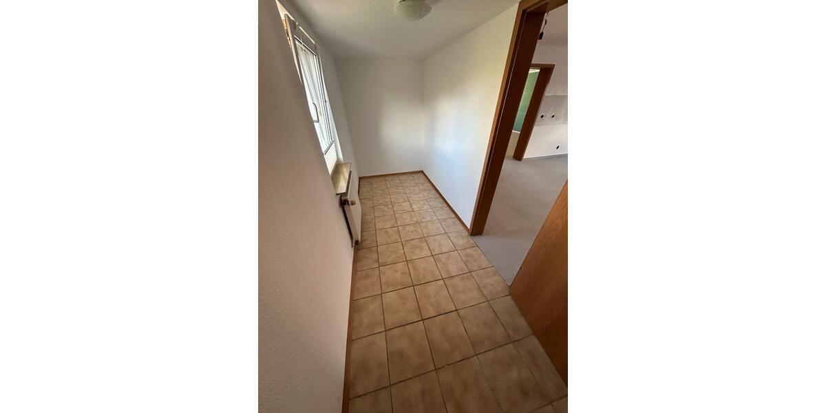 Etagenwohnung Burghaun - 4 Zimmer, 100 m&sup2;, 625&euro; | Angebot:26279473