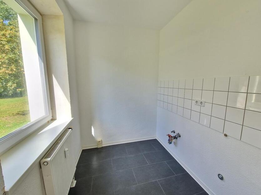 *Ab sofort! - 2-Zimmer-Erdgeschosswohnung mit Duschbad & 2 NKM sparen* zimmer