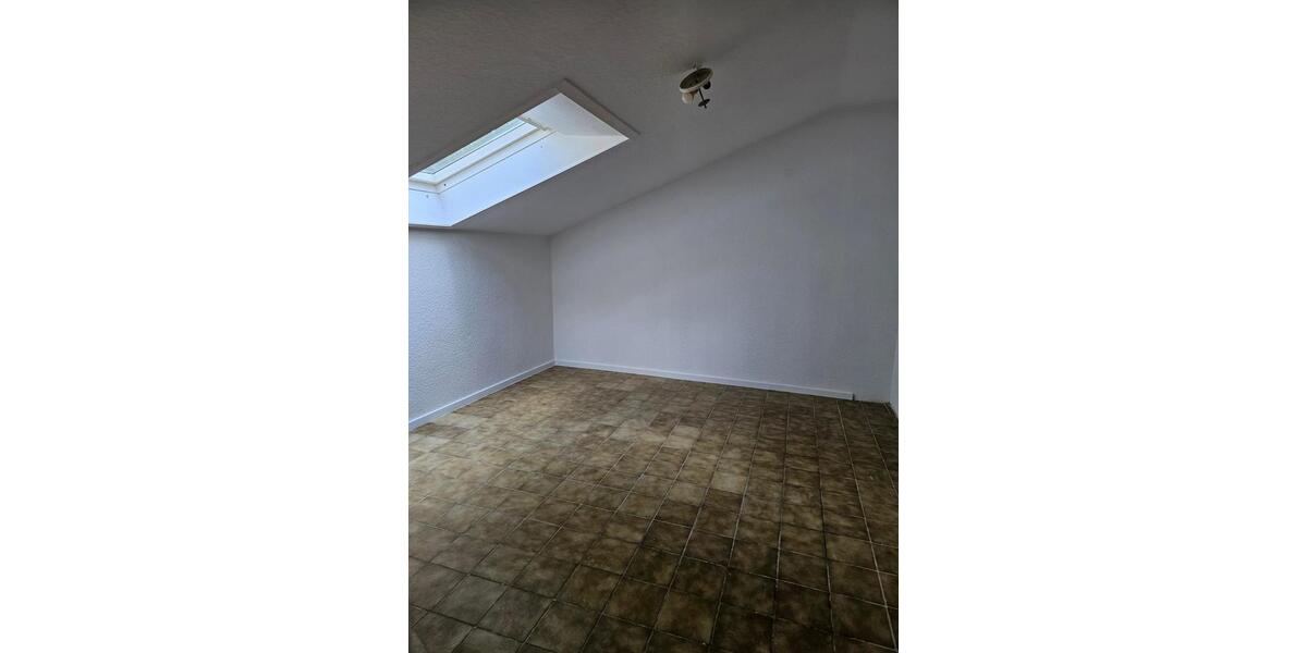 Etagenwohnung Bremerhaven - 3 Zimmer, 96 m&sup2;, 900&euro; | Angebot:26636111