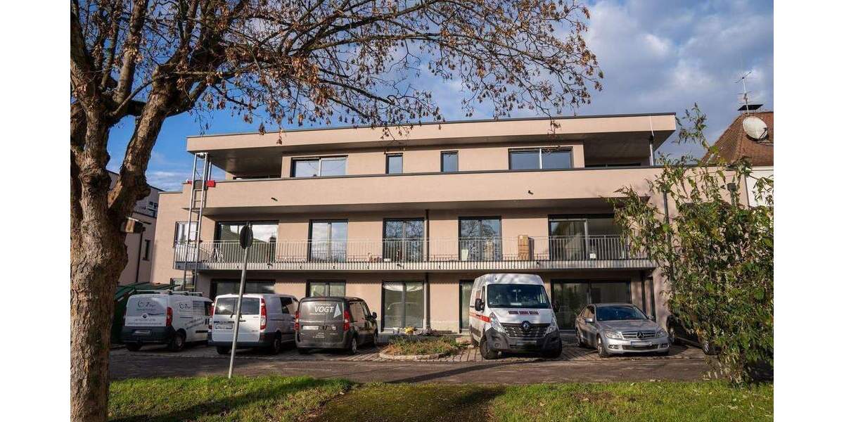 Etagenwohnung Lörrach - 3 Zimmer, 109 m&sup2;, 1.746&euro; | Angebot:26081395