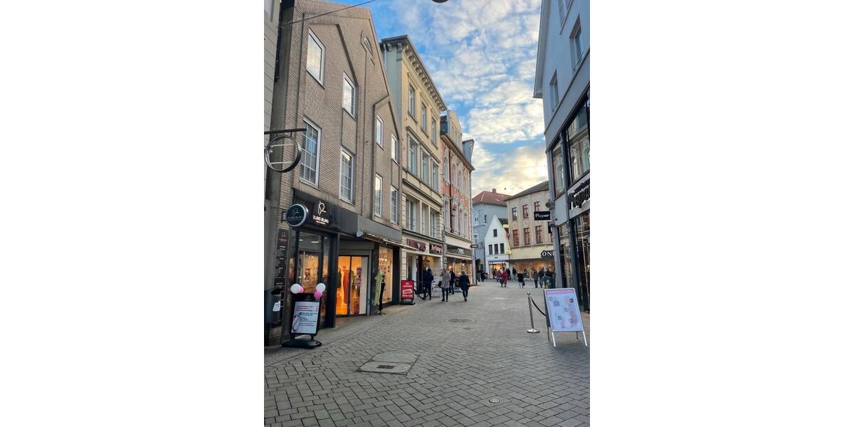 Wohnen auf Zeit Oldenburg Kreyenbrück - 4 Zimmer, 200 m&sup2;, 600&euro; | Angebot:24782461