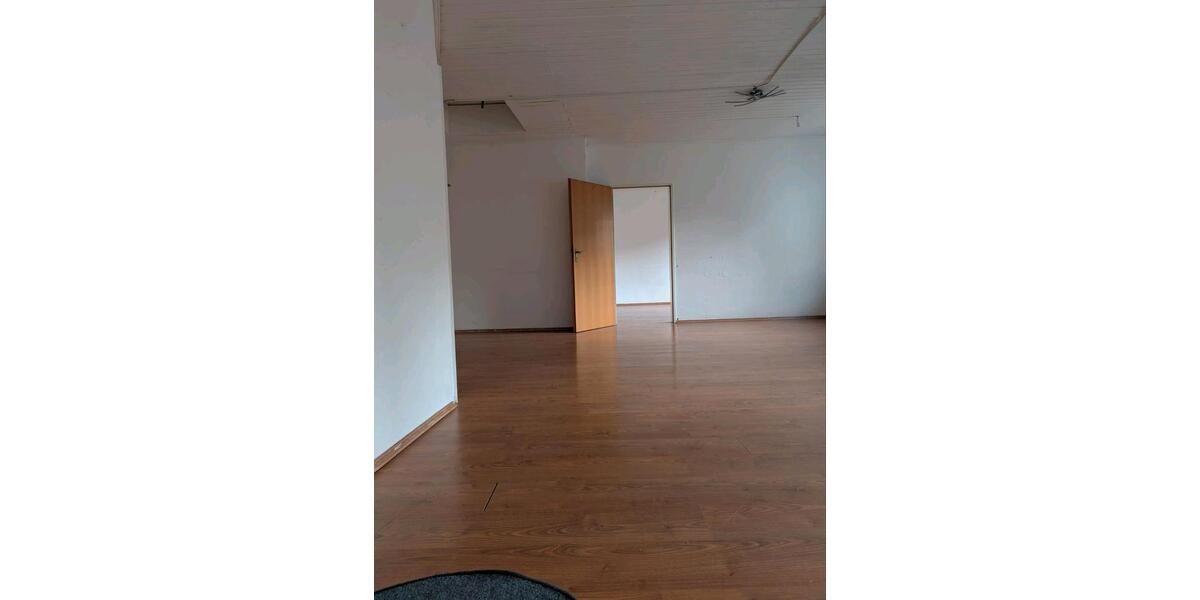 Etagenwohnung Bergheim - 2 Zimmer, 80 m&sup2;, 950&euro; | Angebot:25145496