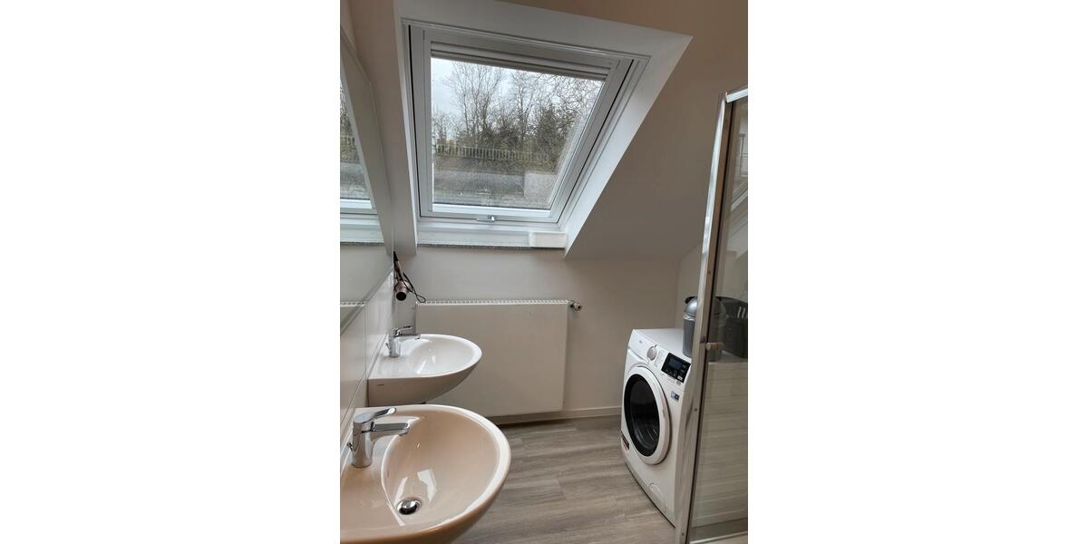 Wohnen auf Zeit Ludwigsburg Oßweil - 3 Zimmer, 15 m&sup2;, 600&euro; | Angebot:24875245