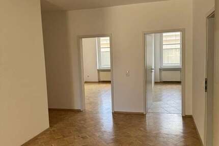 Wohnung zum Mieten in Gera 590 € 98.5 m²