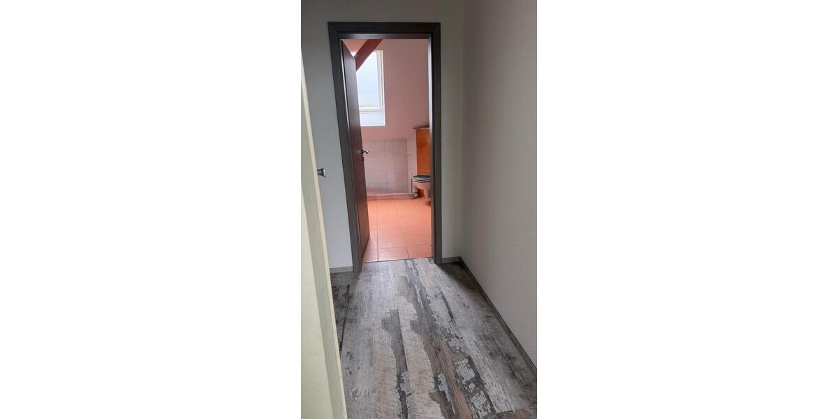 Dachgeschoßwohnung Allstedt - 4 Zimmer, 79 m&sup2;, 540&euro; | Angebot:26016512