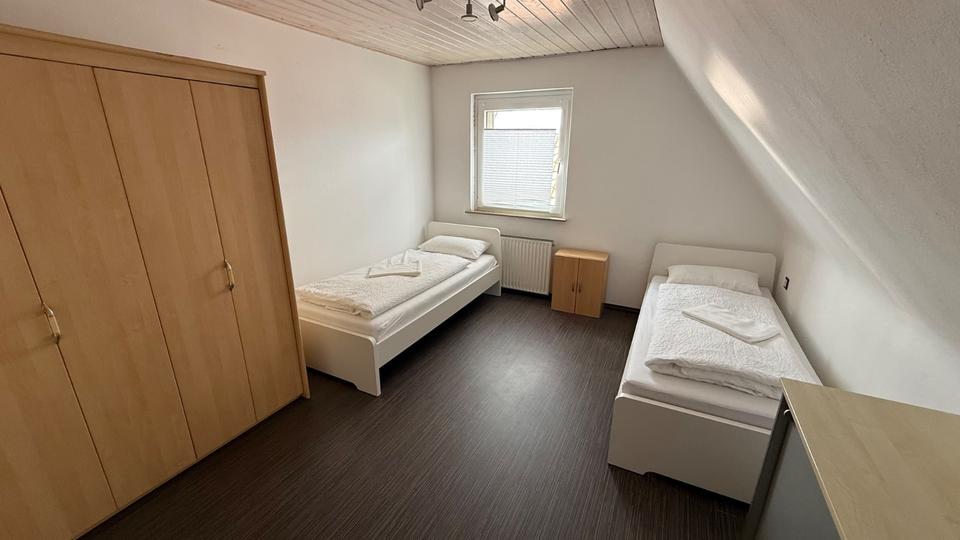 Wohnen auf Zeit Sarstedt - 10 Zimmer, 200 m&sup2;, 203&euro; | Angebot:21204459
