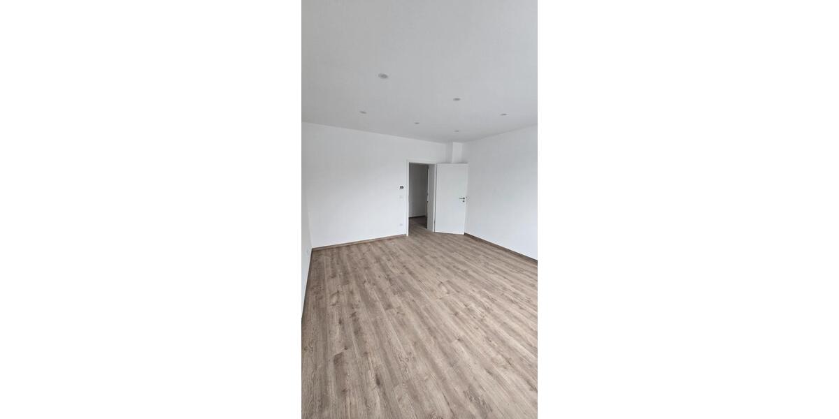 4,5 Zimmer EG-Wohnung 110qm mit Balkon *kernsaniert* 4 zimmer