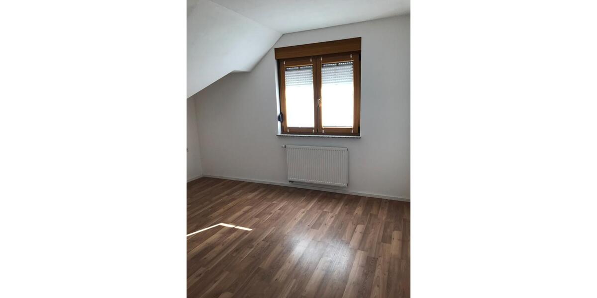Dachgeschoßwohnung Satteldorf - 4 Zimmer, 97 m&sup2;, 790&euro; | Angebot:26096046
