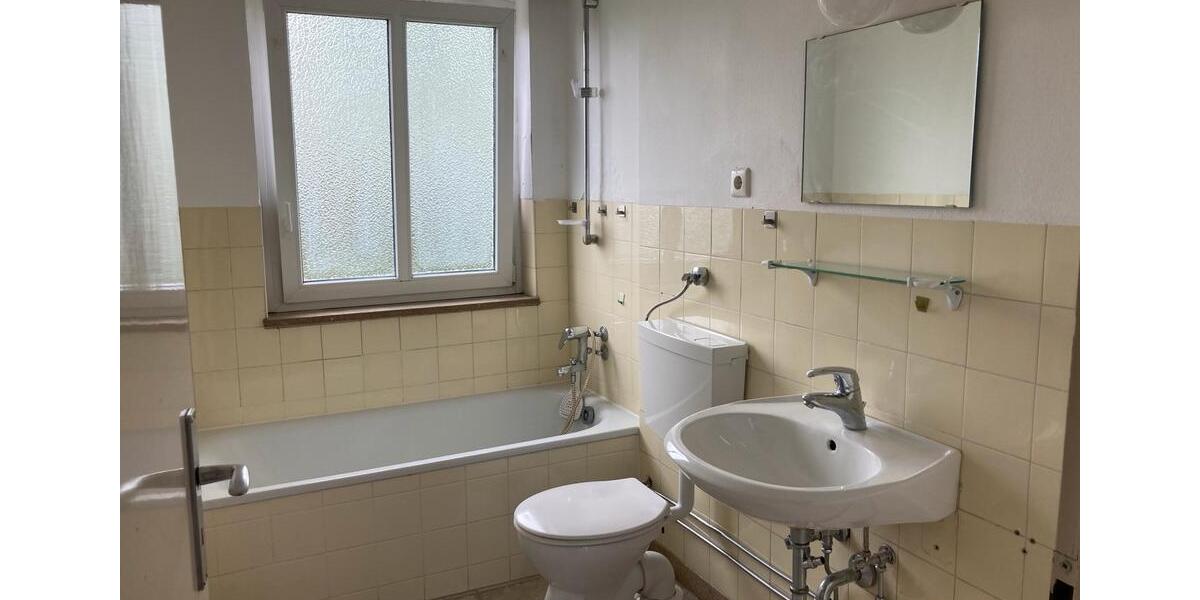 Etagenwohnung Backnang - 3 Zimmer, 70 m&sup2;, 880&euro; | Angebot:26600799