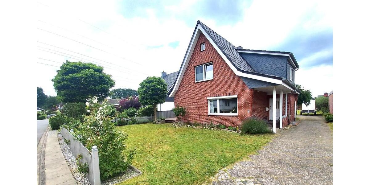 Einfamilienhaus Kiebitzreihe - 3 Zimmer, 126 m&sup2;, 1.500&euro; | Angebot:25861404