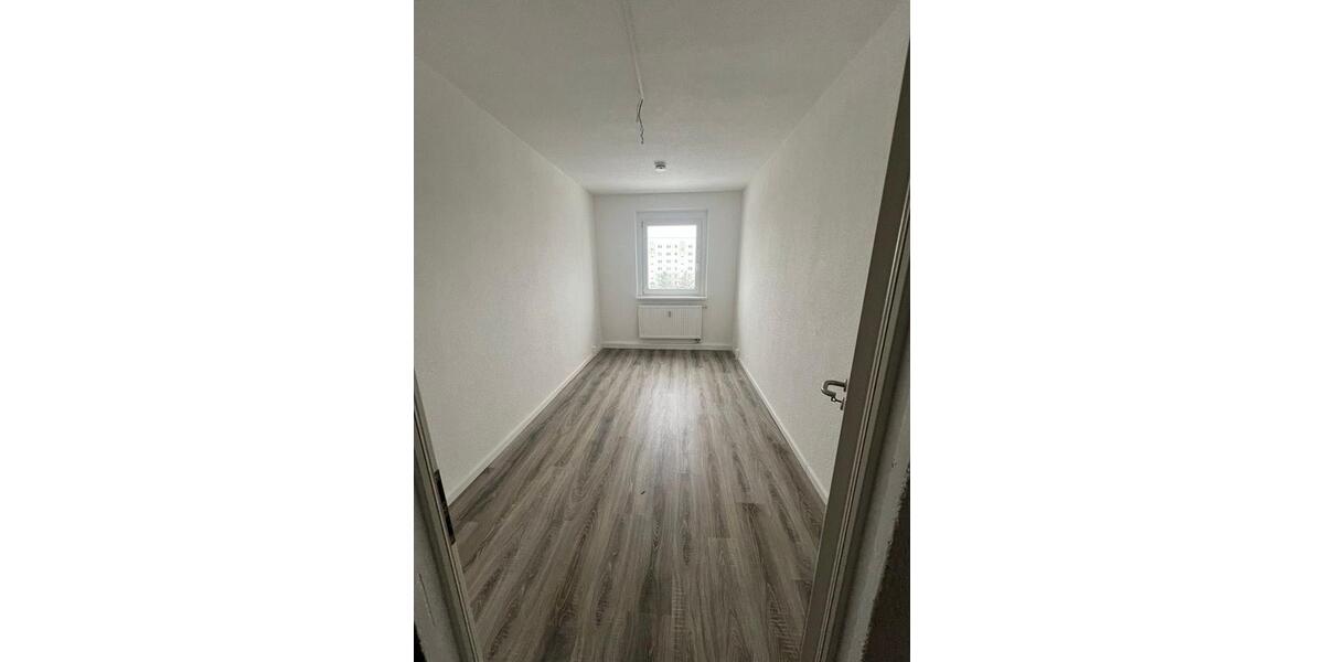 Etagenwohnung Borna - 3 Zimmer, 68 m&sup2;, 426&euro; | Angebot:25126832