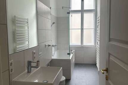Wohnung zum Mieten in Berlin 2.510 € 98 m²