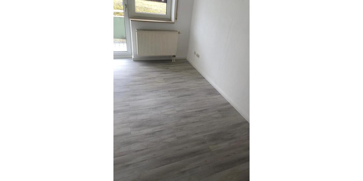 Gemütliche zwei Zimmer Wohnung im Erdgeschoss zimmer