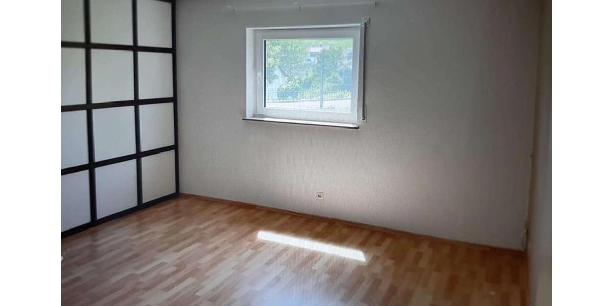 Erdgeschoßwohnung Waldems - 5 Zimmer, 155 m&sup2;, 1.180&euro; | Angebot:25525860