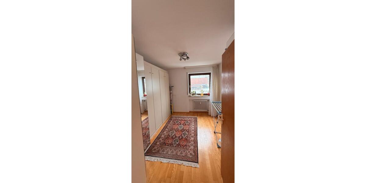 Etagenwohnung Neu-Ulm Burlafingen - 3 Zimmer, 90 m&sup2;, 1.500&euro; | Angebot:25082329