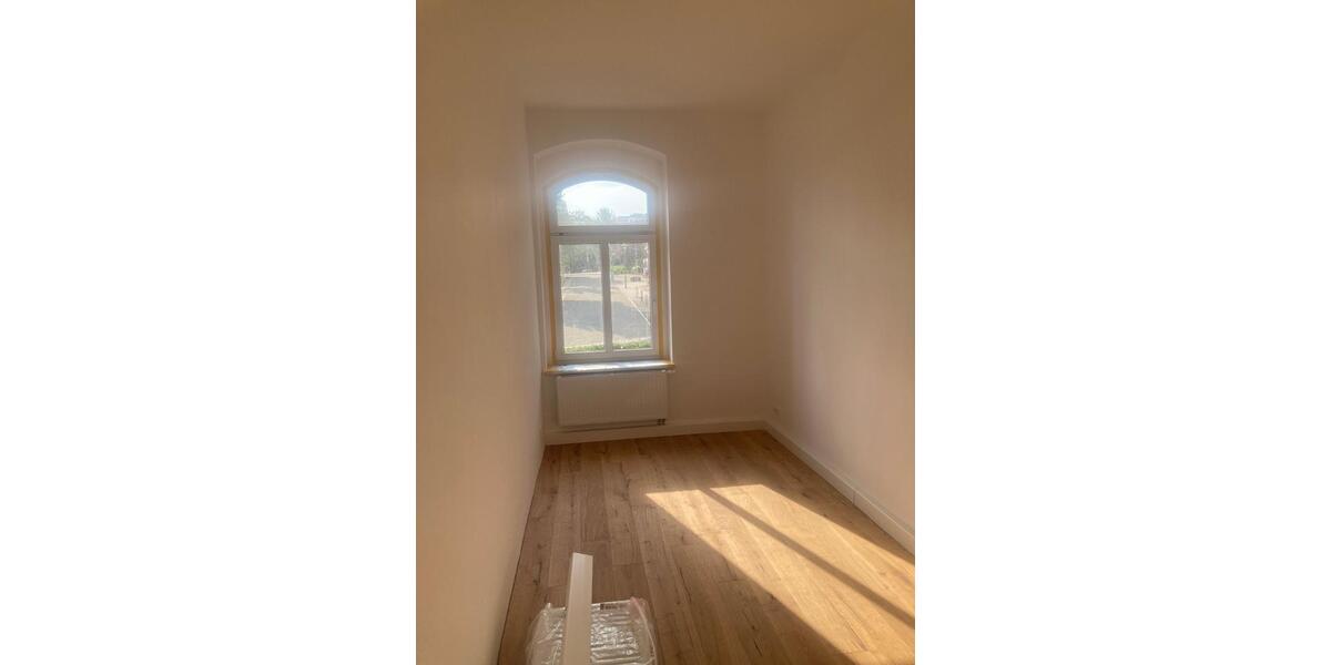 Erdgeschoßwohnung Reichenbach im Vogtland - 3 Zimmer, 100 m&sup2;, 700&euro; | Angebot:26102377