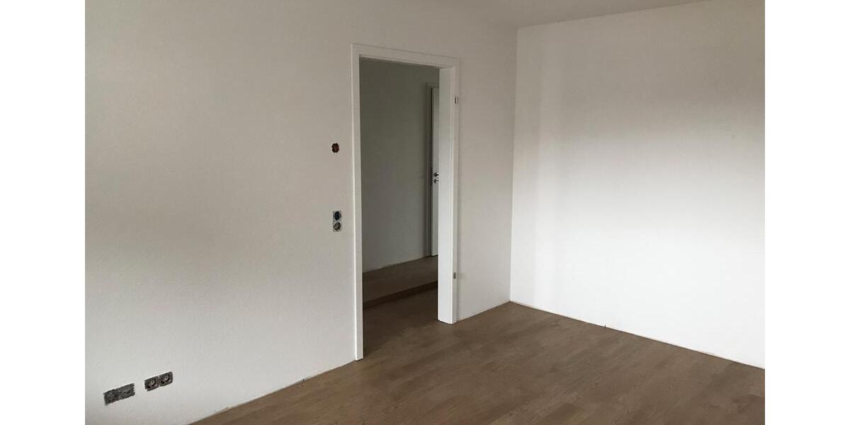 Etagenwohnung Cadenberge - 3 Zimmer, 86 m&sup2;, 880&euro; | Angebot:24547938