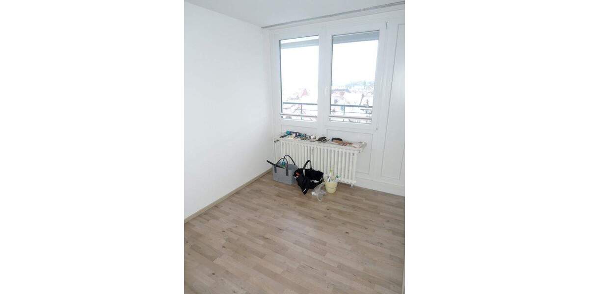 Helle, gepflegte und seniorengerechte Etagenwohnung mit Fahrstuhl und großer Dachterrasse direkt in der Innenstadt 3 zimmer