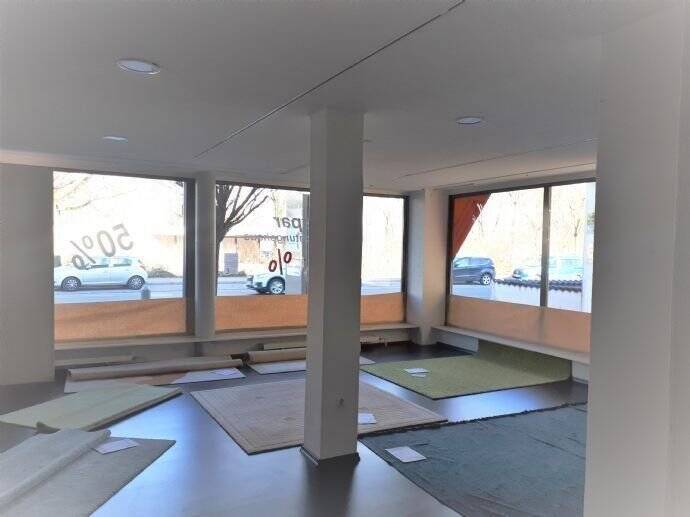 Einrichtungshaus auf 2 Etagen inkl. Lager, Werkstatt & Parkplätze im Herzen von Weiden zu vermieten