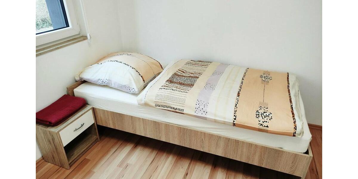 Wohnen auf Zeit Groß-Gerau Gerau - 9 Zimmer, 18 m&sup2;, 15&euro; | Angebot:23614315