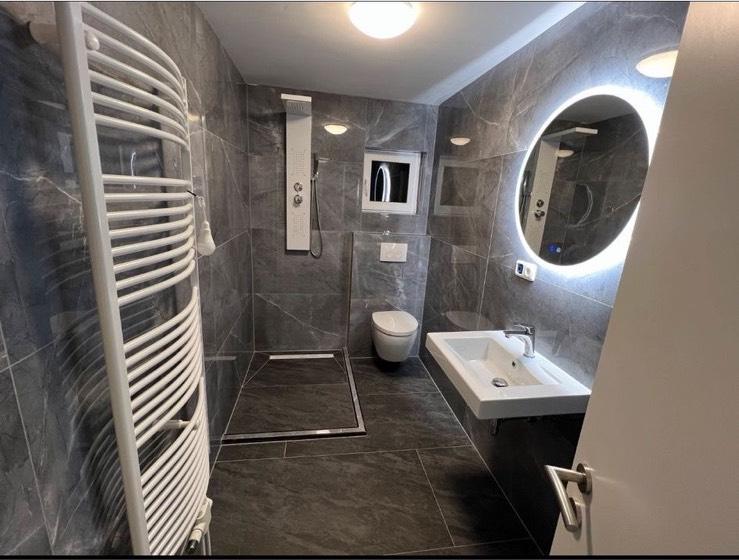 Etagenwohnung Heide - 5 Zimmer, 105 m&sup2;, 1.050&euro; | Angebot:25477192