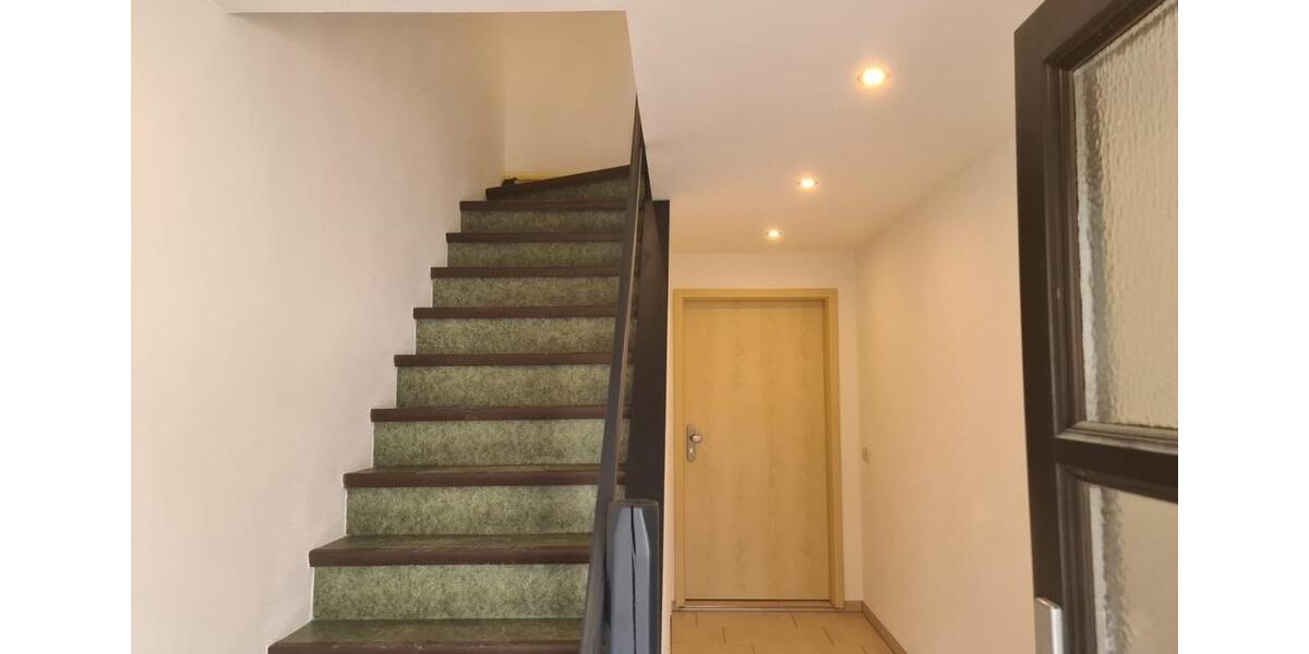 Dachgeschoßwohnung Sebnitz - 4 Zimmer, 87 m&sup2;, 599&euro; | Angebot:25873354