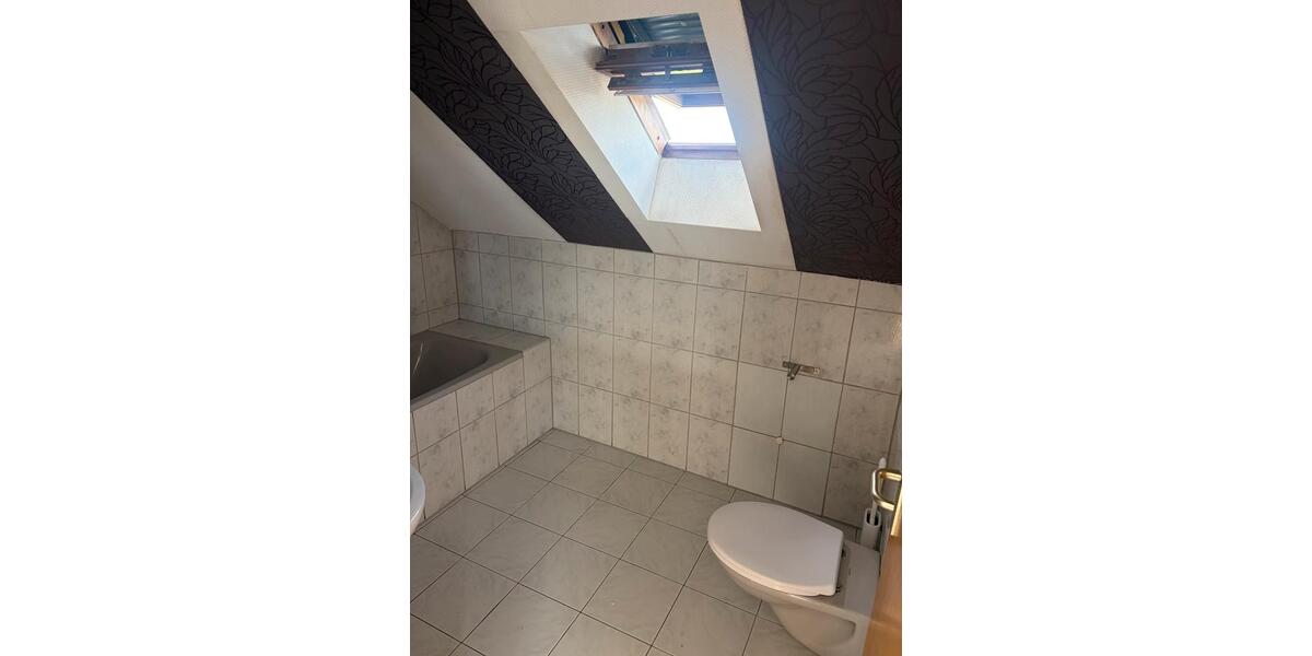 Dachgeschoßwohnung Bedburg - 2 Zimmer, 40 m&sup2;, 500&euro; | Angebot:27583216