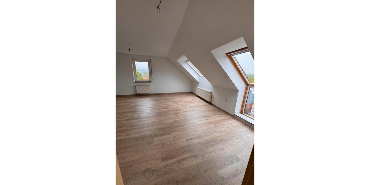 Dachgeschoßwohnung Rinteln - 3 Zimmer, 77 m&sup2;, 620&euro; | Angebot:26458017