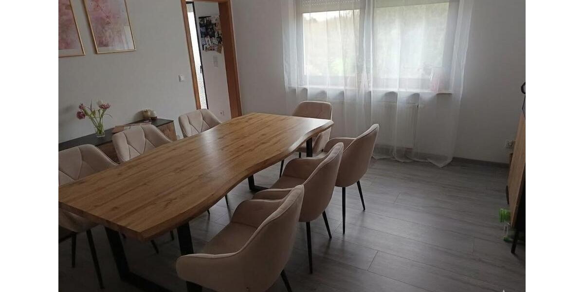 Etagenwohnung Heusweiler - 4 Zimmer, 90 m&sup2;, 850&euro; | Angebot:25948551