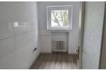 *Modernisierte 3-Zimmer-Wohnung mit Balkonblick ins Grüne* Tageslichtbad mit Wanne, Vinyl-Boden
