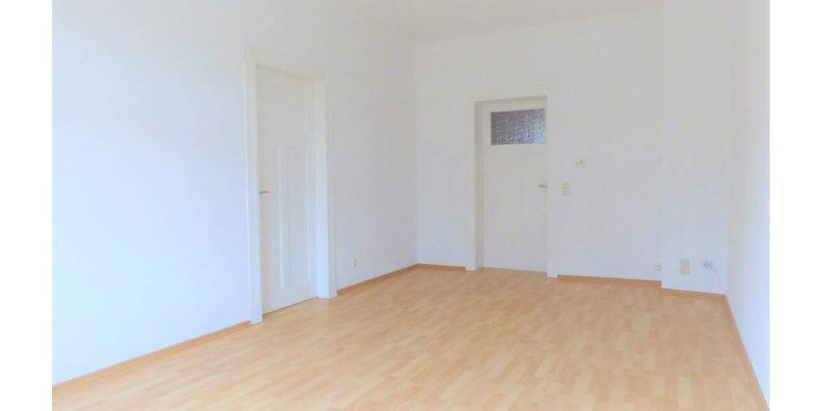 Frisch Renoviert - Schöne 3 Zi.- Whg., Bad mit Fenster, Loggia WG´s Willkommen! 3 zimmer