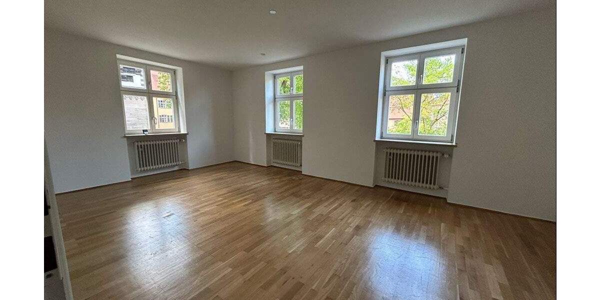 Etagenwohnung Dinkelsbühl - 3 Zimmer, 100 m&sup2;, 750&euro; | Angebot:25729750