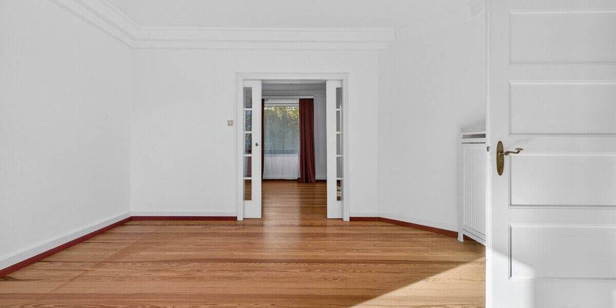 Wohnen im Grünen - großzügige 4-Zimmer-Wohnung mit Innenhof und Garten 4 zimmer