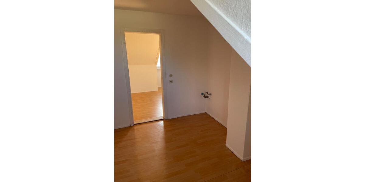 Dachgeschoßwohnung Barby - 2 Zimmer, 37 m&sup2;, 220&euro; | Angebot:26144603