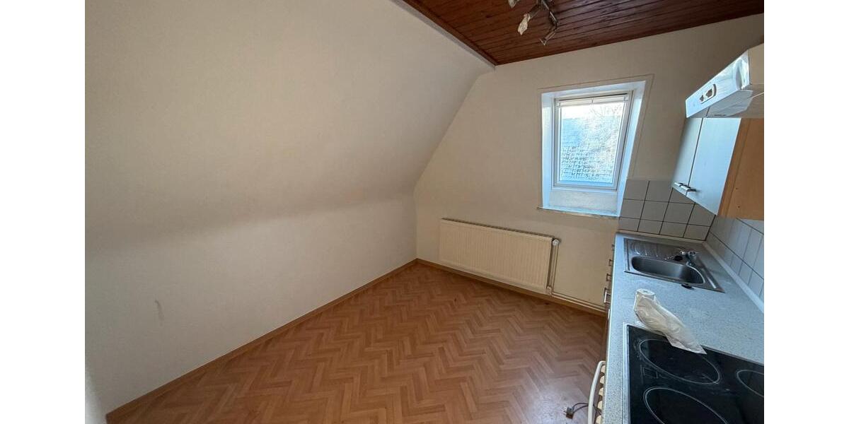 Dachgeschoßwohnung Varel - 3 Zimmer, 61 m&sup2;, 700&euro; | Angebot:25043830