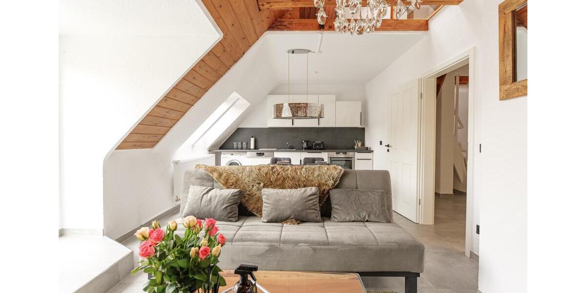 Dachgeschoßwohnung Essen Huttrop - 3 Zimmer, 75 m&sup2;, 70&euro; | Angebot:26339407