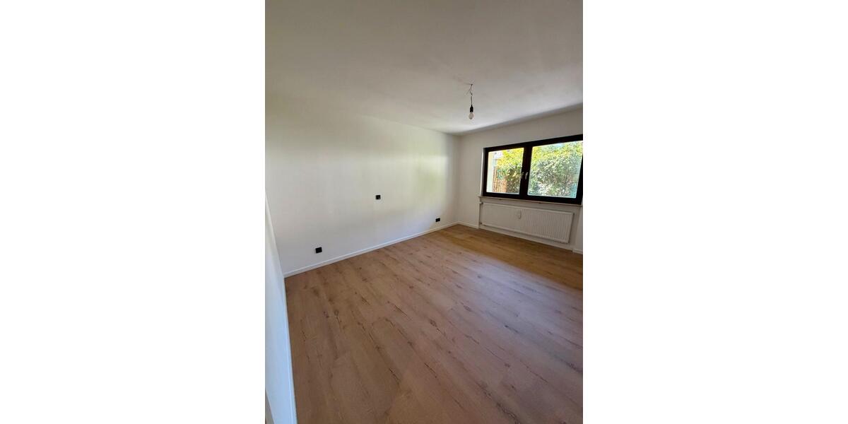 Erdgeschoßwohnung Nürnberg Gaismannshof - 3 Zimmer, 70 m&sup2;, 1.250&euro; | Angebot:26701504