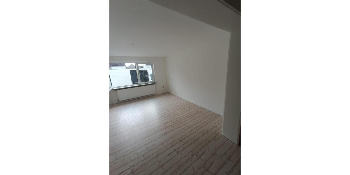 Etagenwohnung Ahnsbeck - 3 Zimmer, 83 m&sup2;, 650&euro; | Angebot:25924387