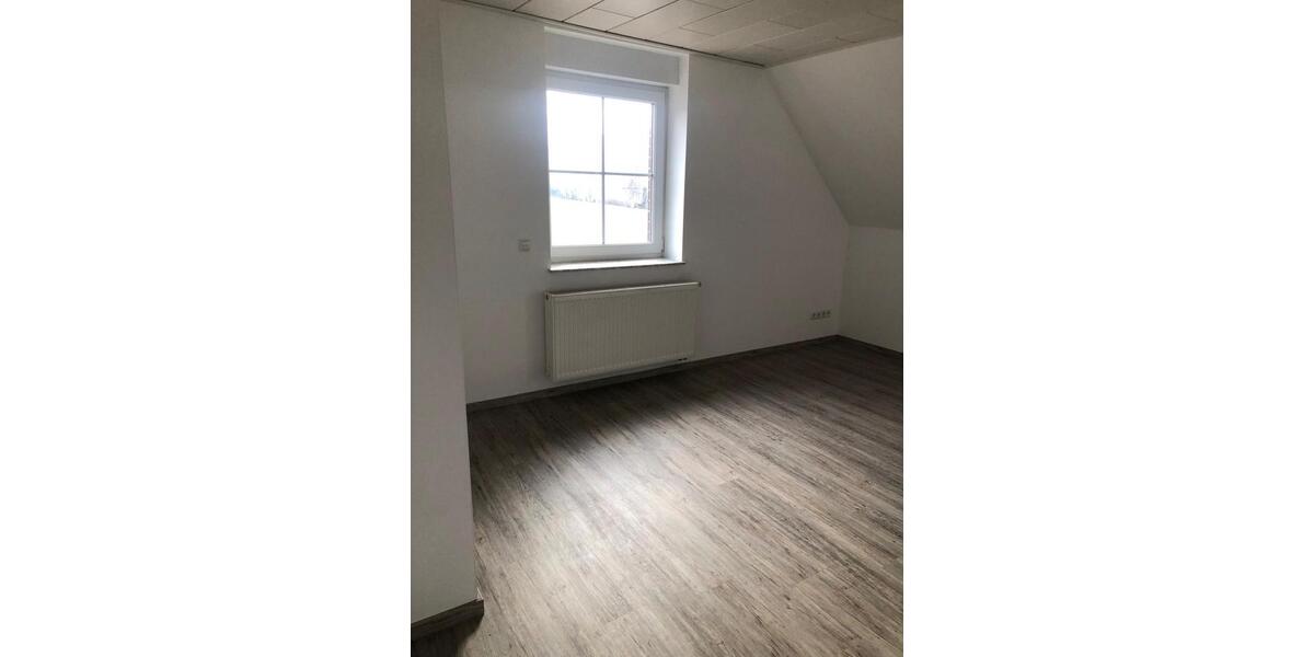 Dachgeschoßwohnung Bodenwerder - 5 Zimmer, 99 m&sup2;, 910&euro; | Angebot:25029582