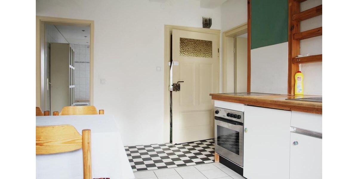 Helle Altbauwohnung, 77m³, 4 Zimmer, 790.-warm in BS-Schapen 4 zimmer