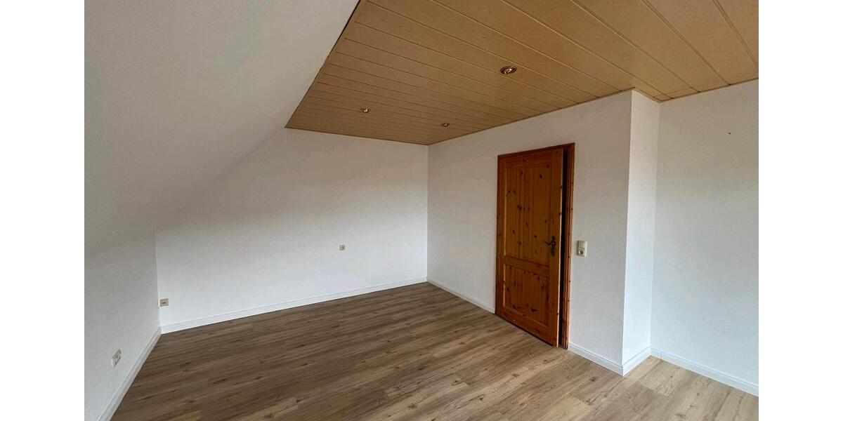 Dachgeschoßwohnung Ascheberg (Holstein) - 3 Zimmer, 60 m&sup2;, 600&euro; | Angebot:26648372