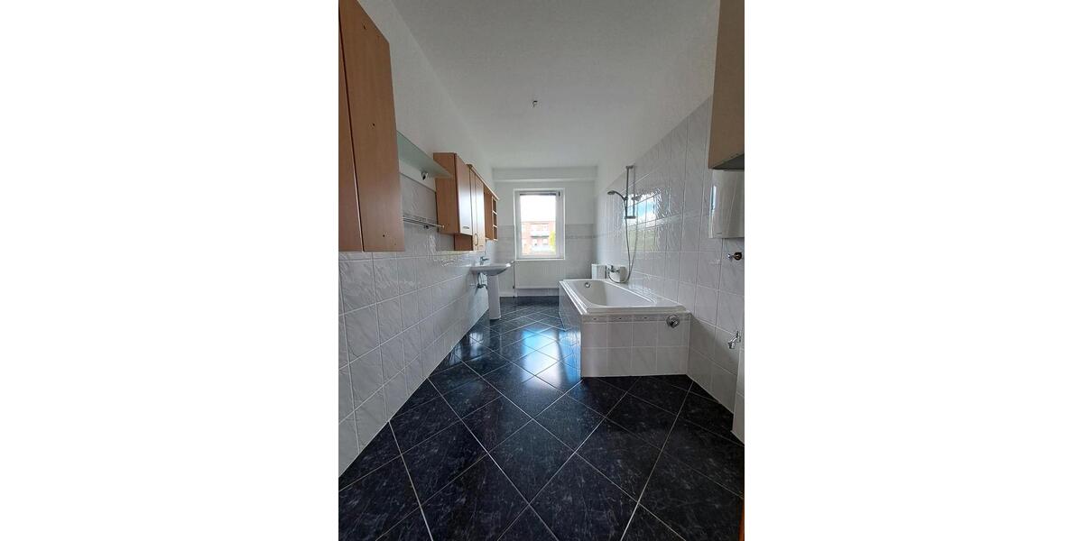 Etagenwohnung Cottbus - 3 Zimmer, 83 m&sup2;, 810&euro; | Angebot:26592345