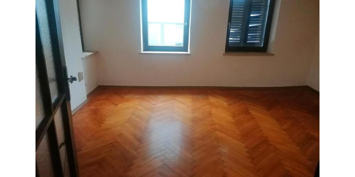 Etagenwohnung Landau an der Isar - 3 Zimmer, 950&euro; | Angebot:21805110